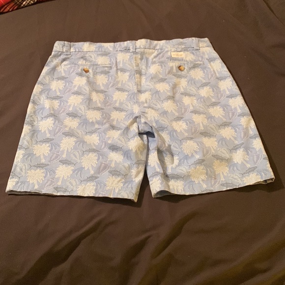 Vineyard Vines Bermuda Shorts - Picture 3 of 3